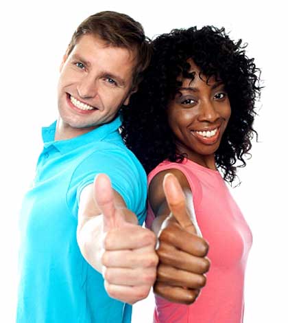 a couple with thumps up show how to strengthen your relationship