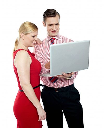 Man giving blogging tips to blogger about how to create a blog
