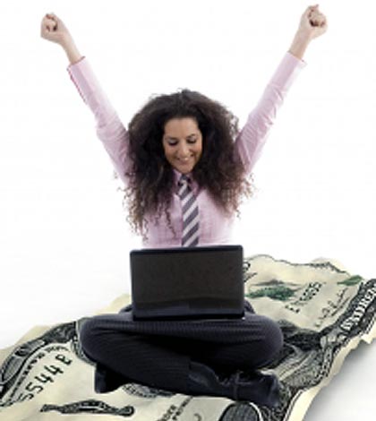 woman happy to make money blogging online